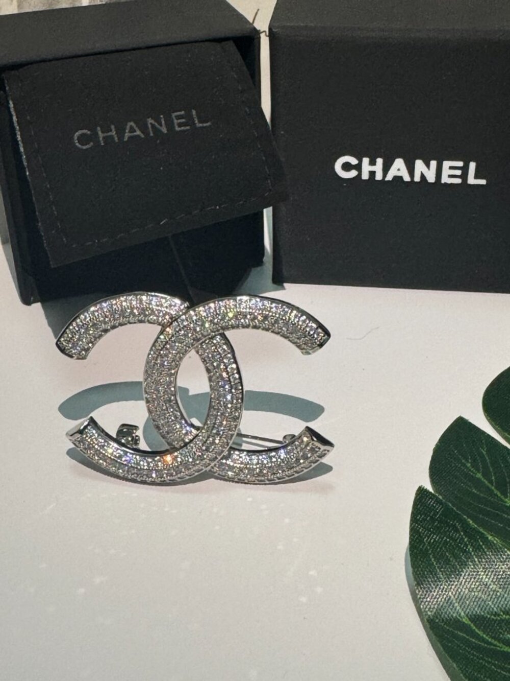CHANEL - Picture 5 of 5